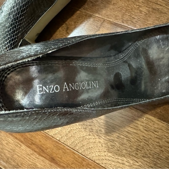 Silver and grey high heels. - Picture 4 of 4